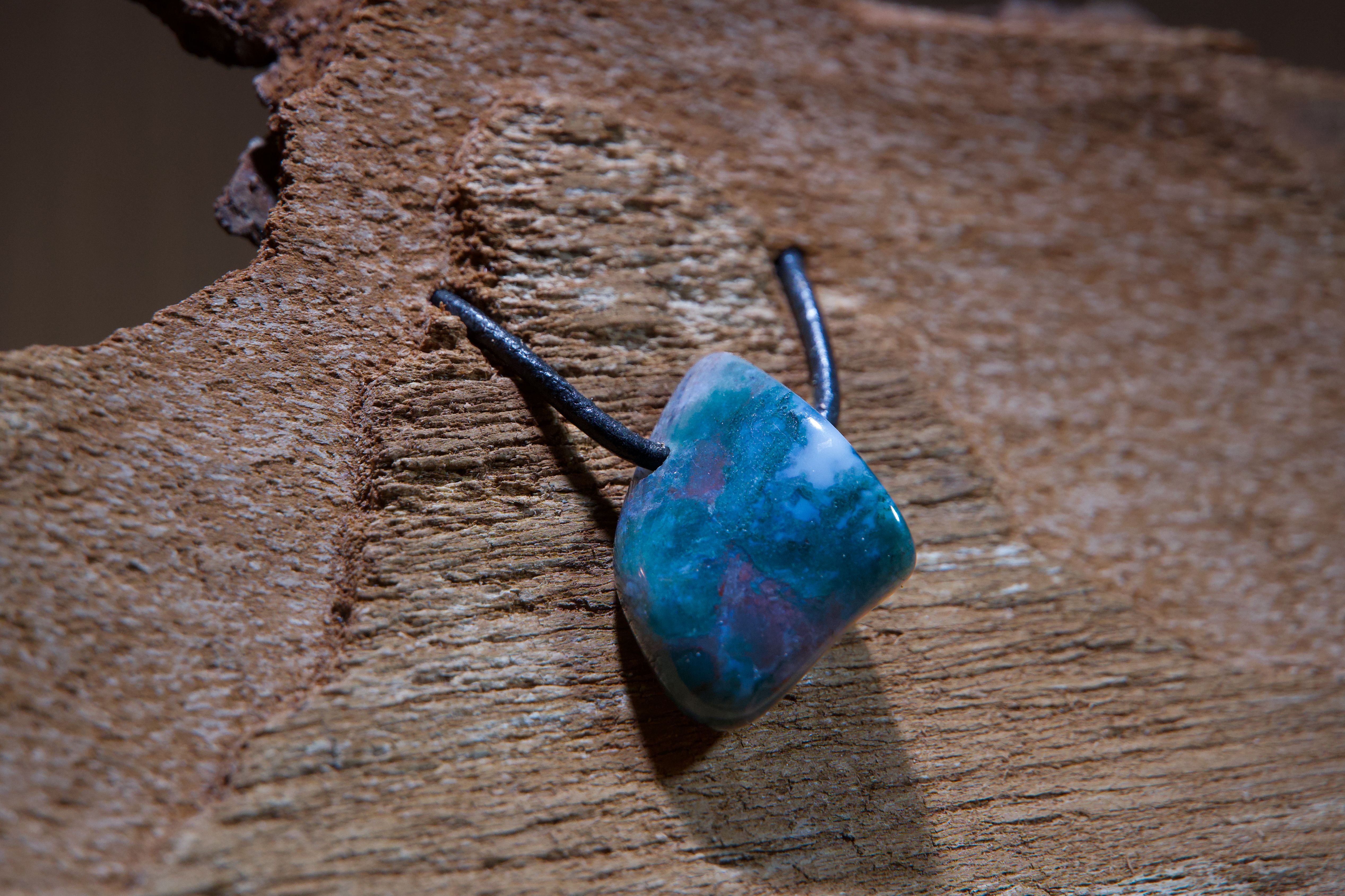 Moss agate, Drilled · No. 1, 2 × 3 cm