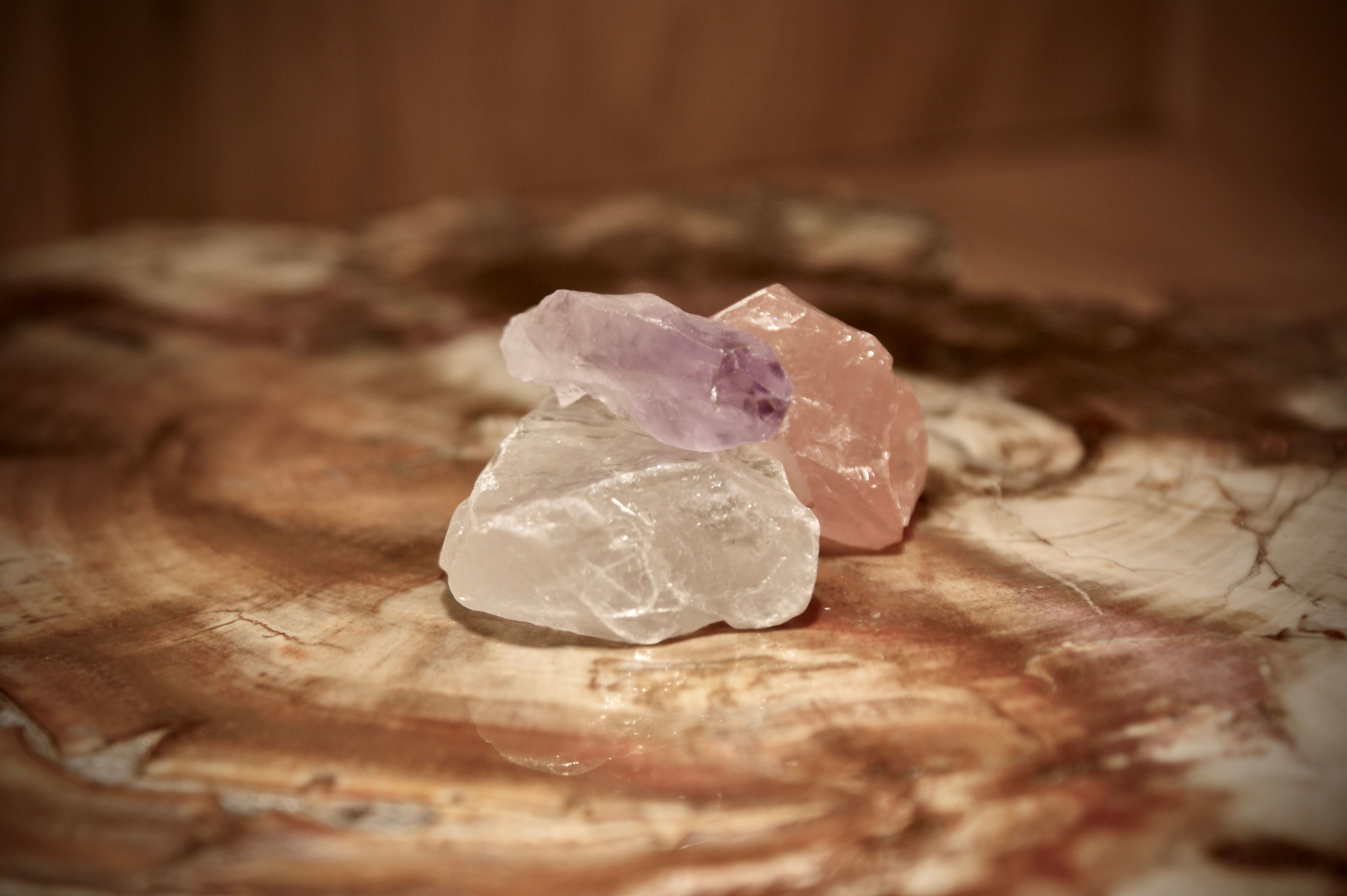 Gemstone water blend of rough stones: amethyst, rose quartz and rock crystal