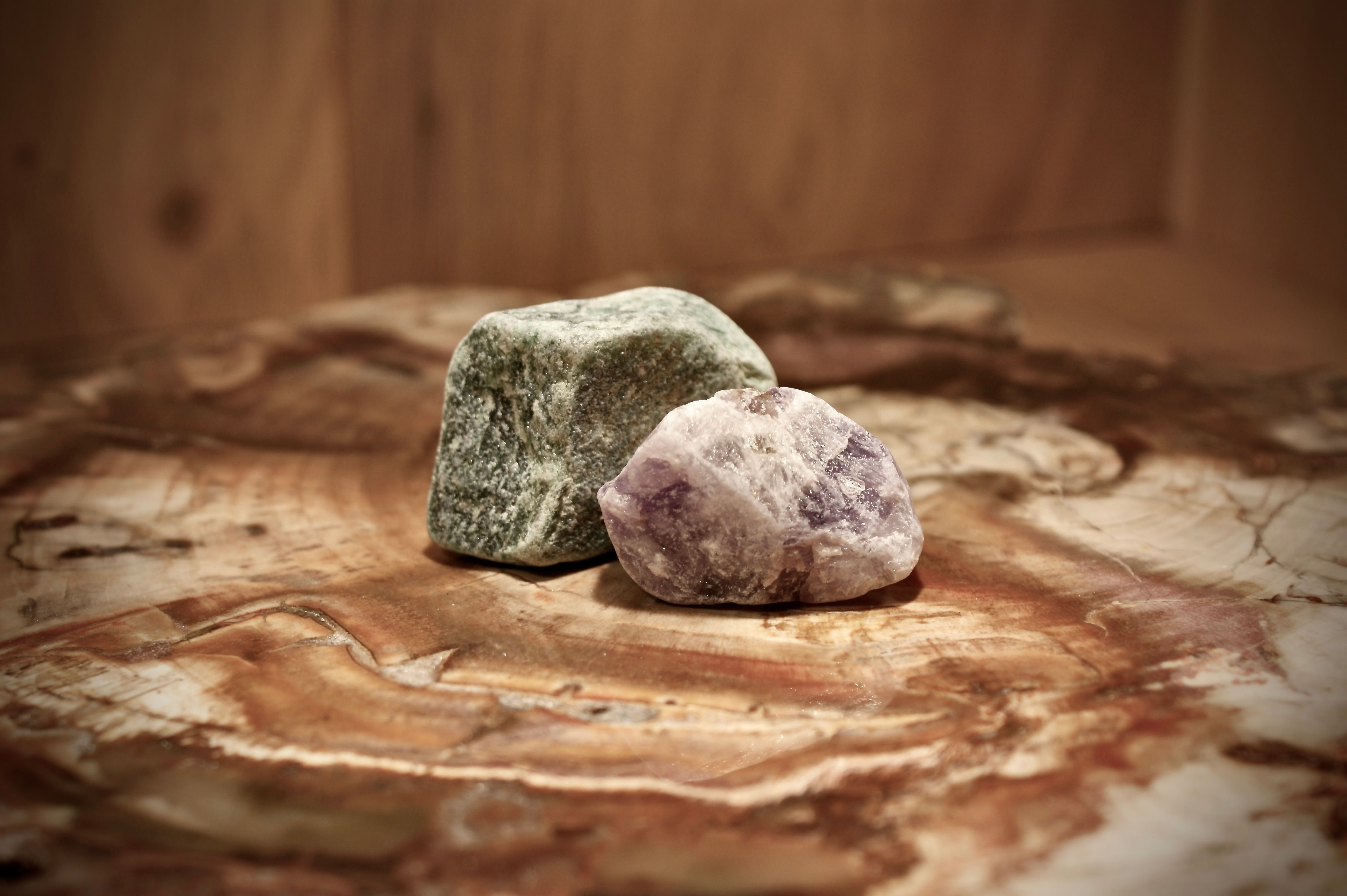 Gemstone water blend of rough stones: amethyst quartz and aventurine
