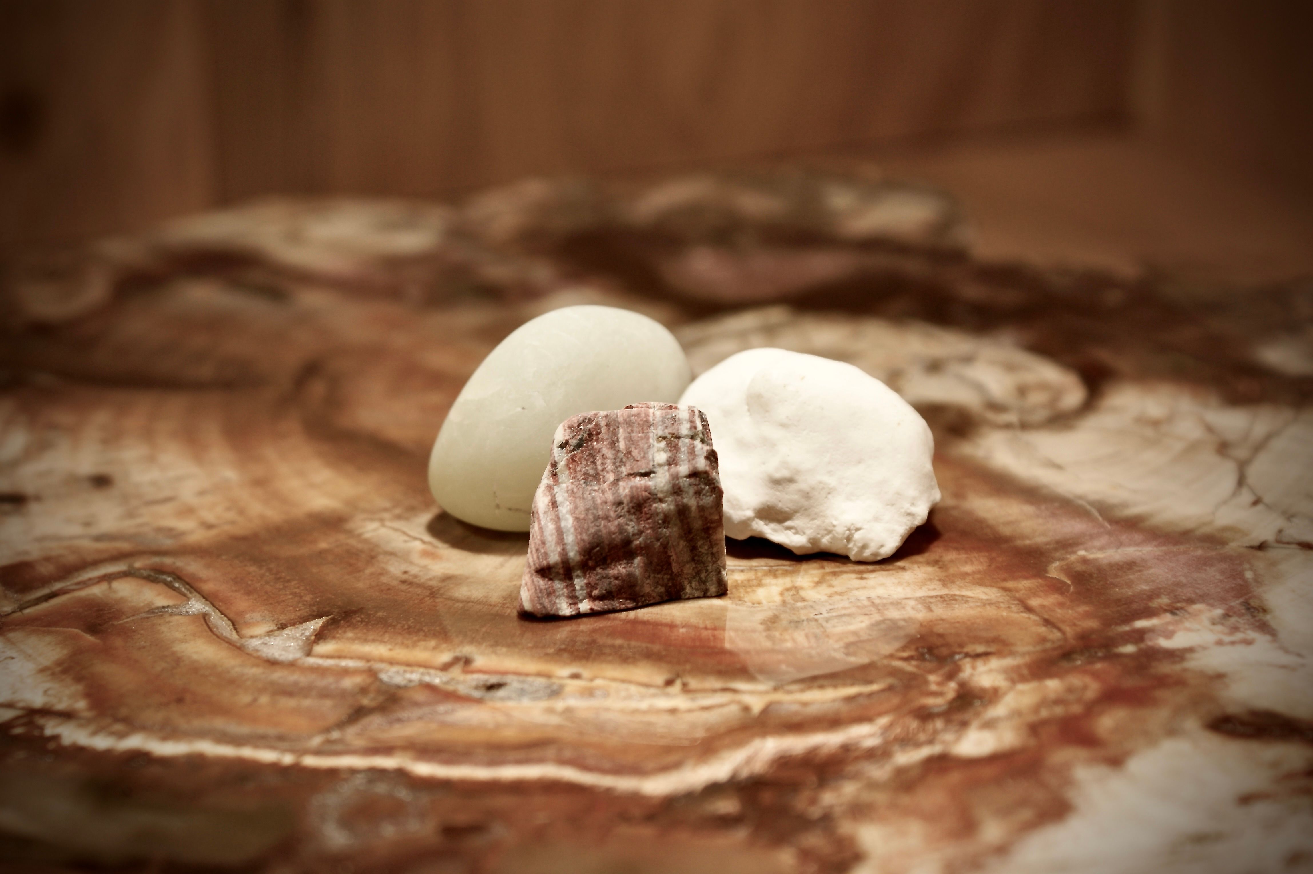 Gemstone water blend of rough stones: dolomite, magnesite and serpentine