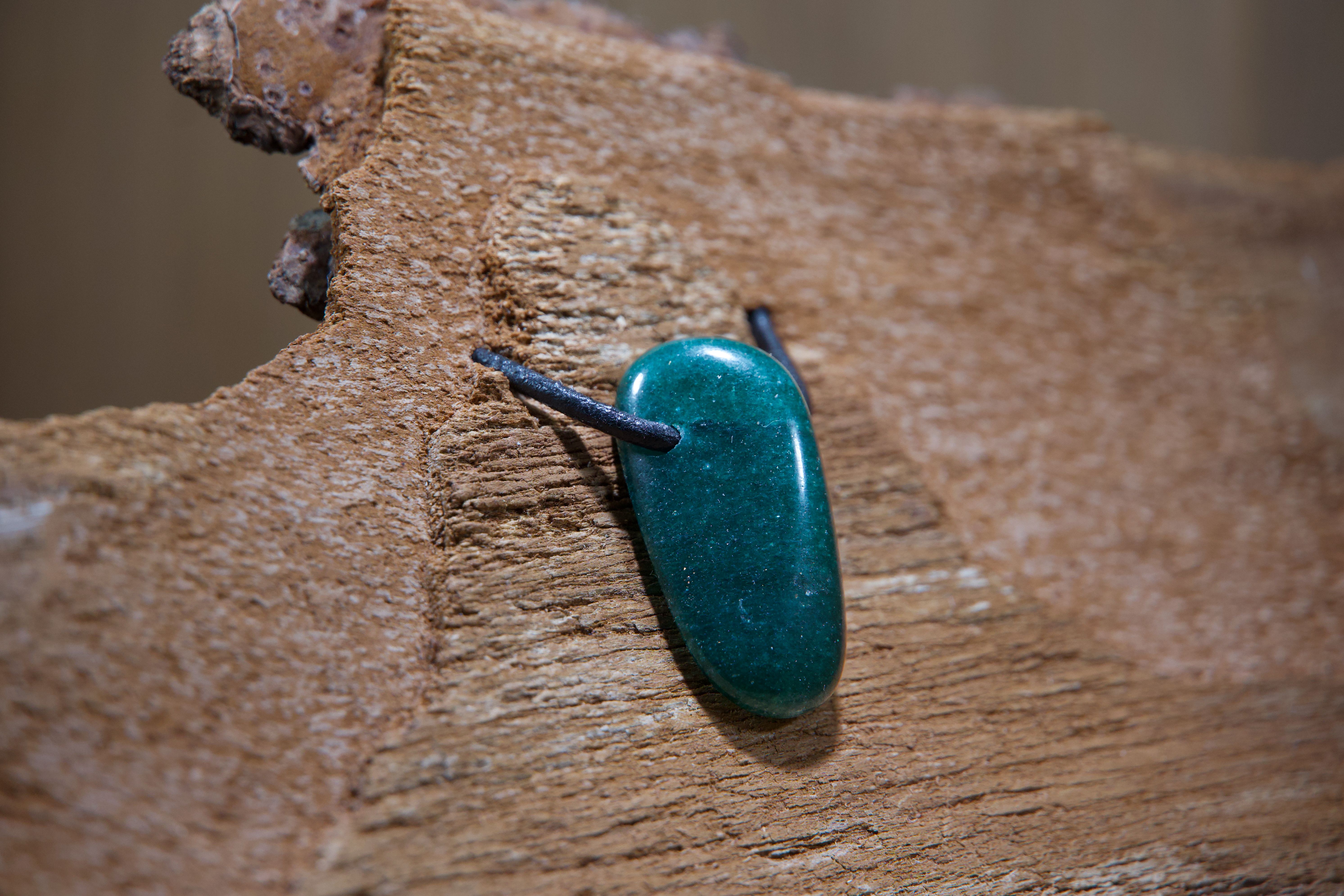 Green aventurine, Drilled · No. 1, 1.6 × 3.2 cm