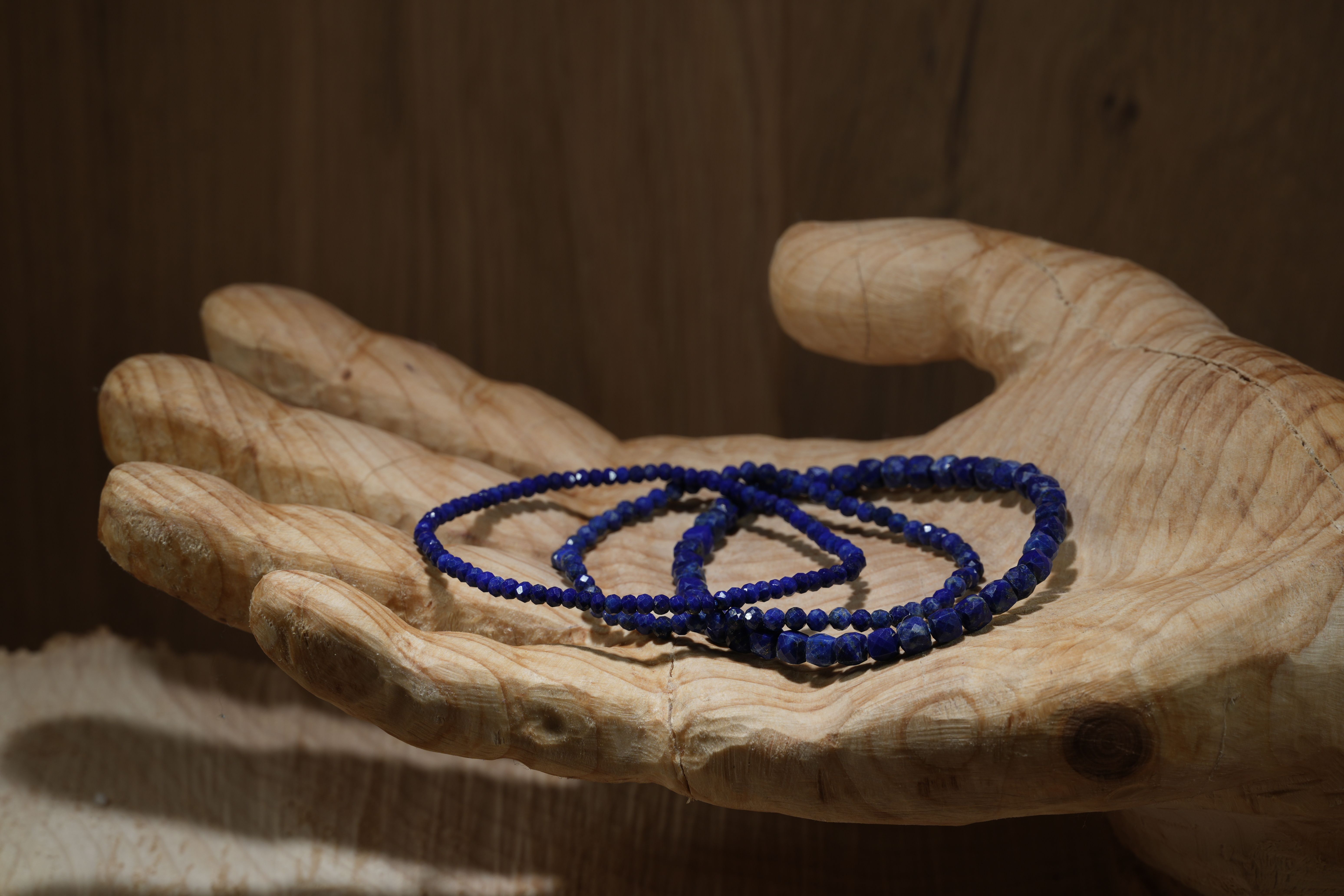 Lapis lazuli, bracelets