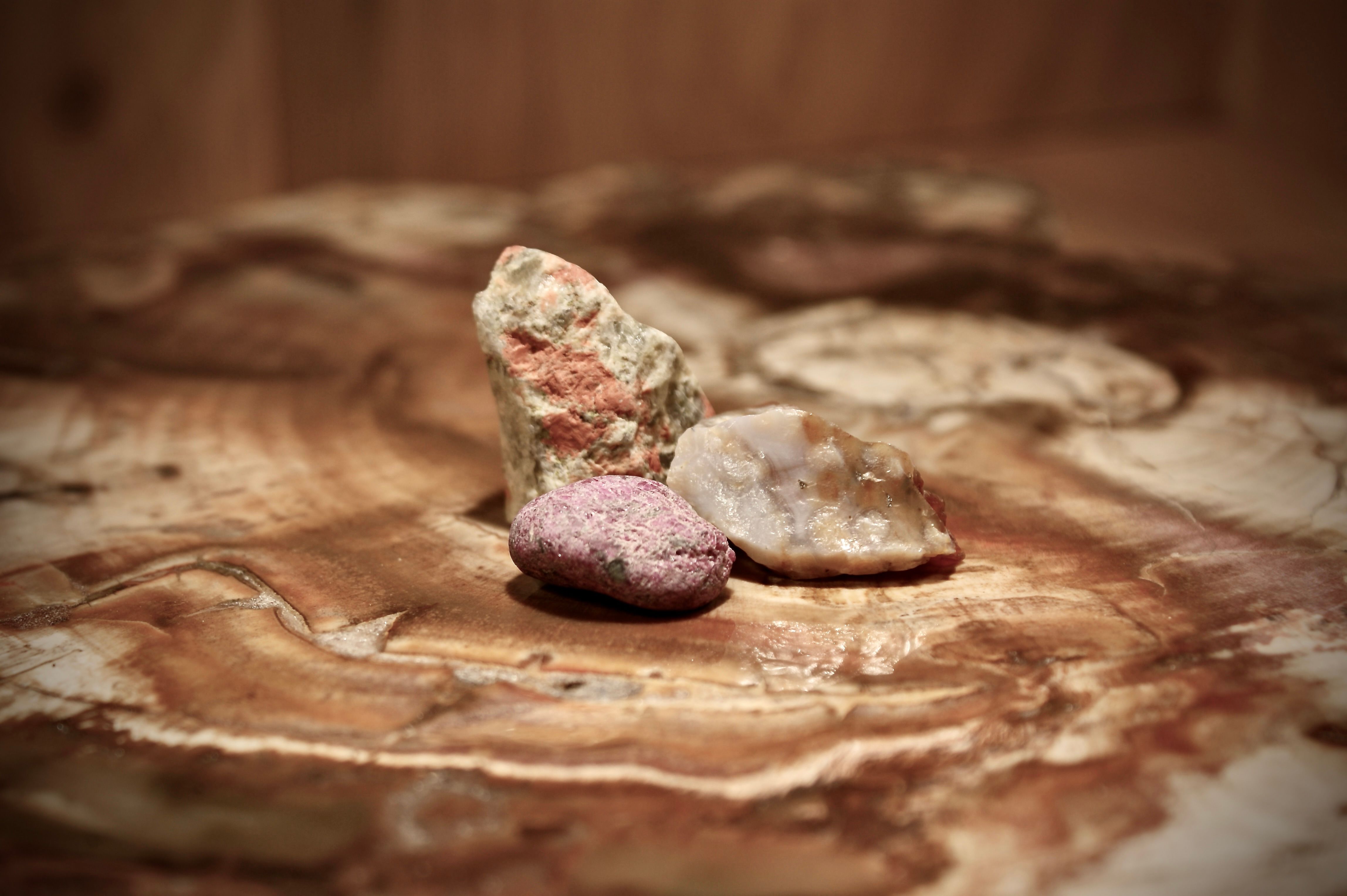 Gemstone water blend of rough stones: ruby zoisite, epidote and ocean agate