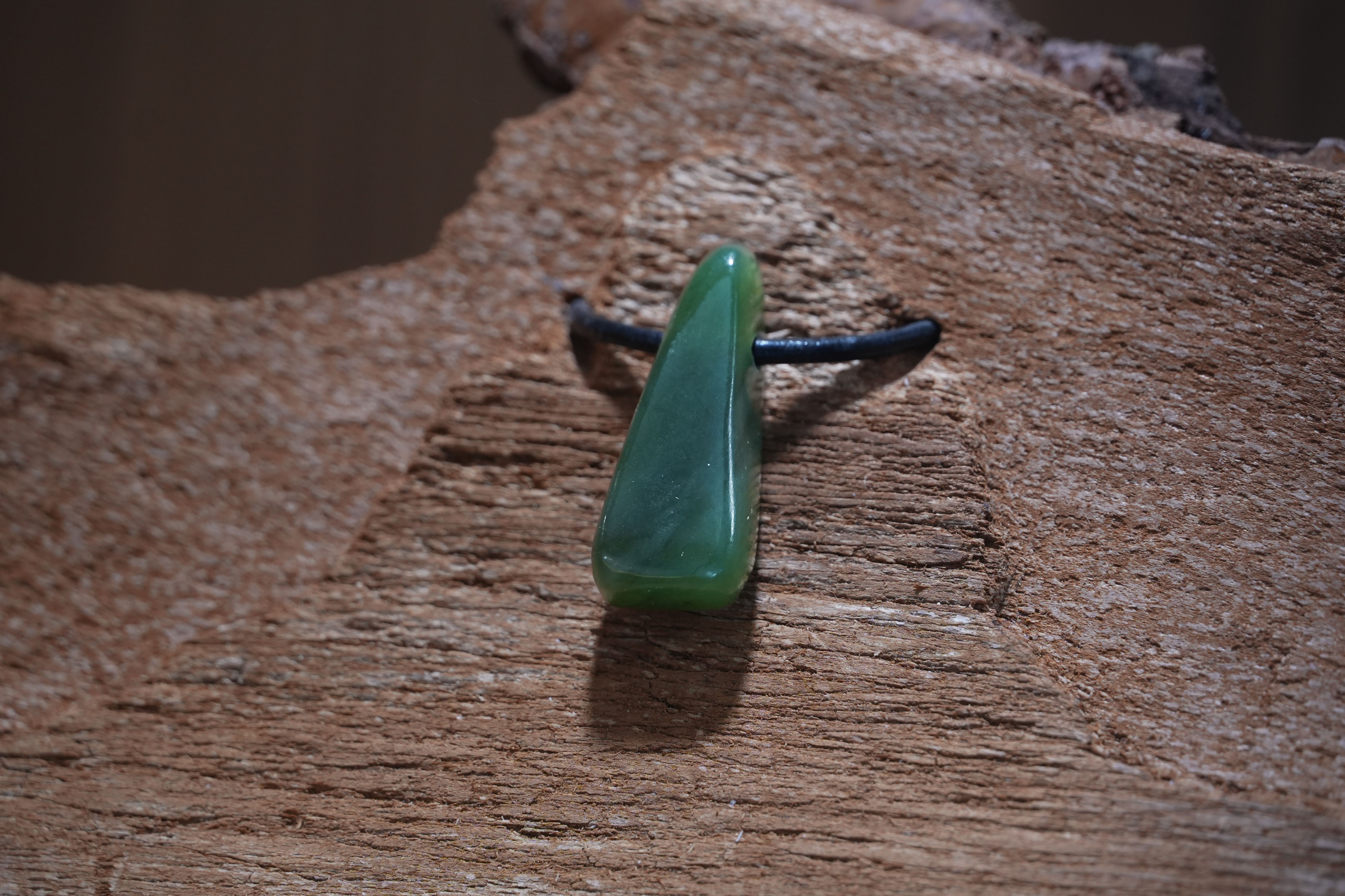 Nephrite jade, Drilled · No. 1, 1.4 × 3.2 cm