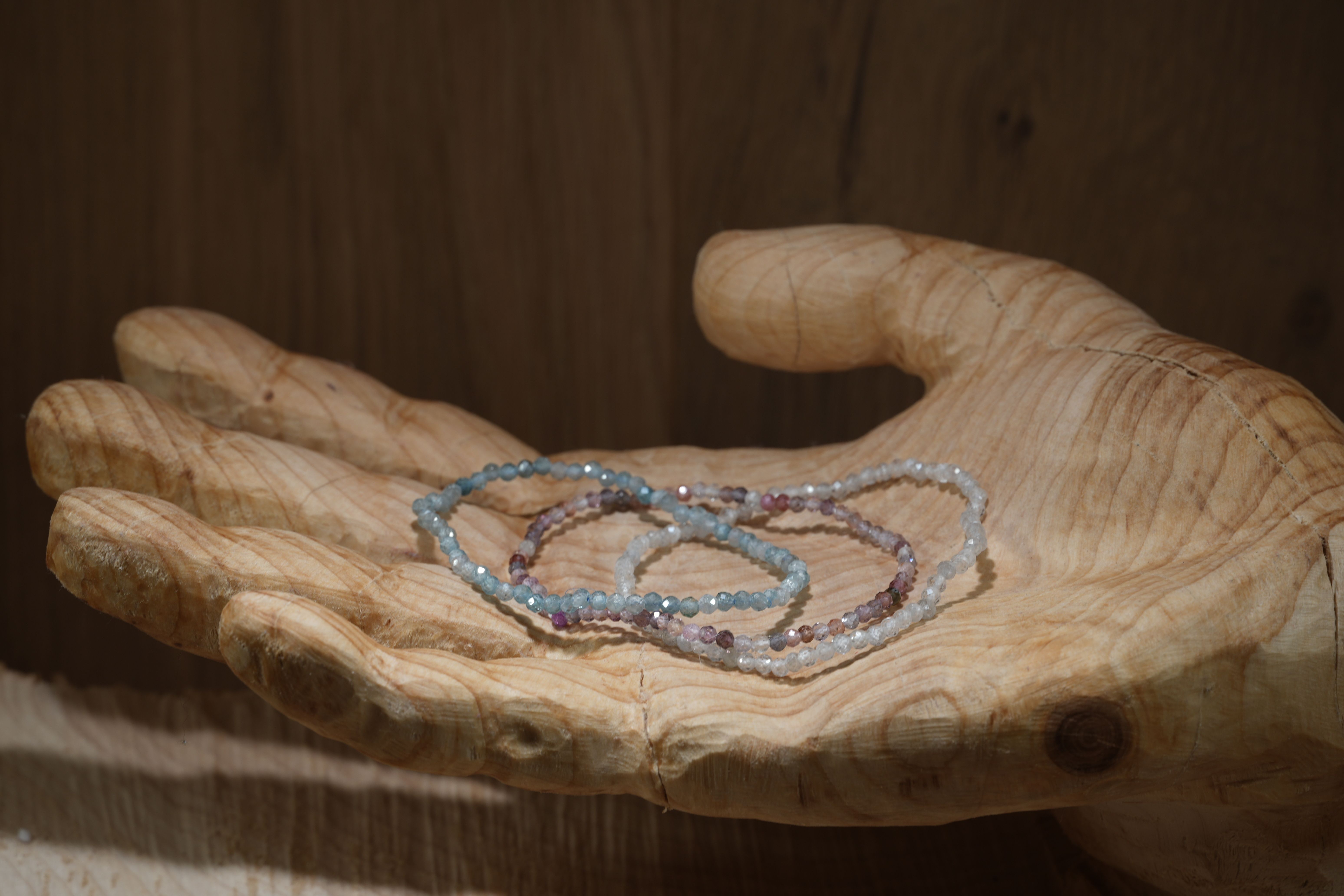 Zircon, bracelets