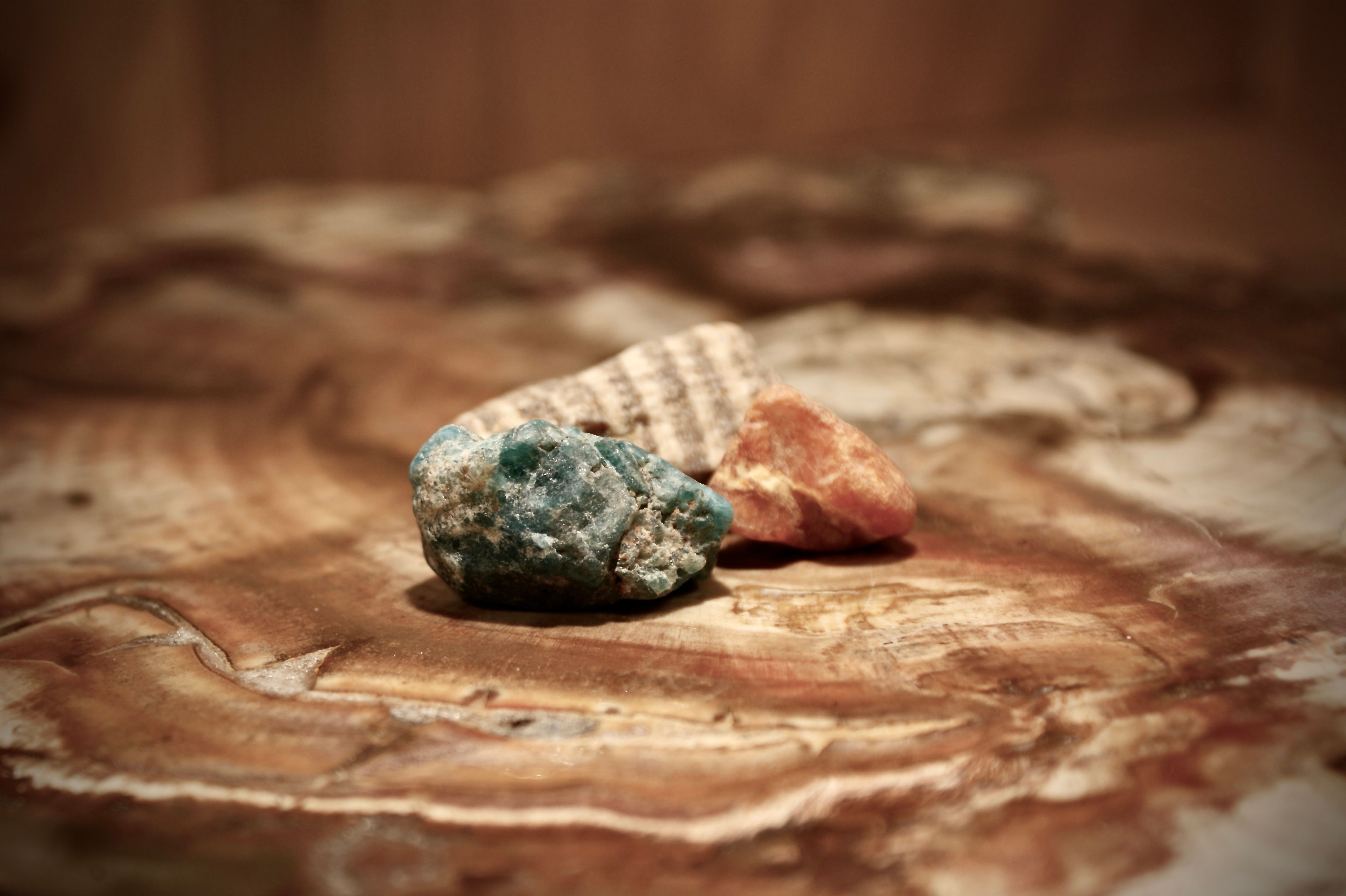 Gemstone water blend of rough stones: amber, blue apatite and banded aragonite