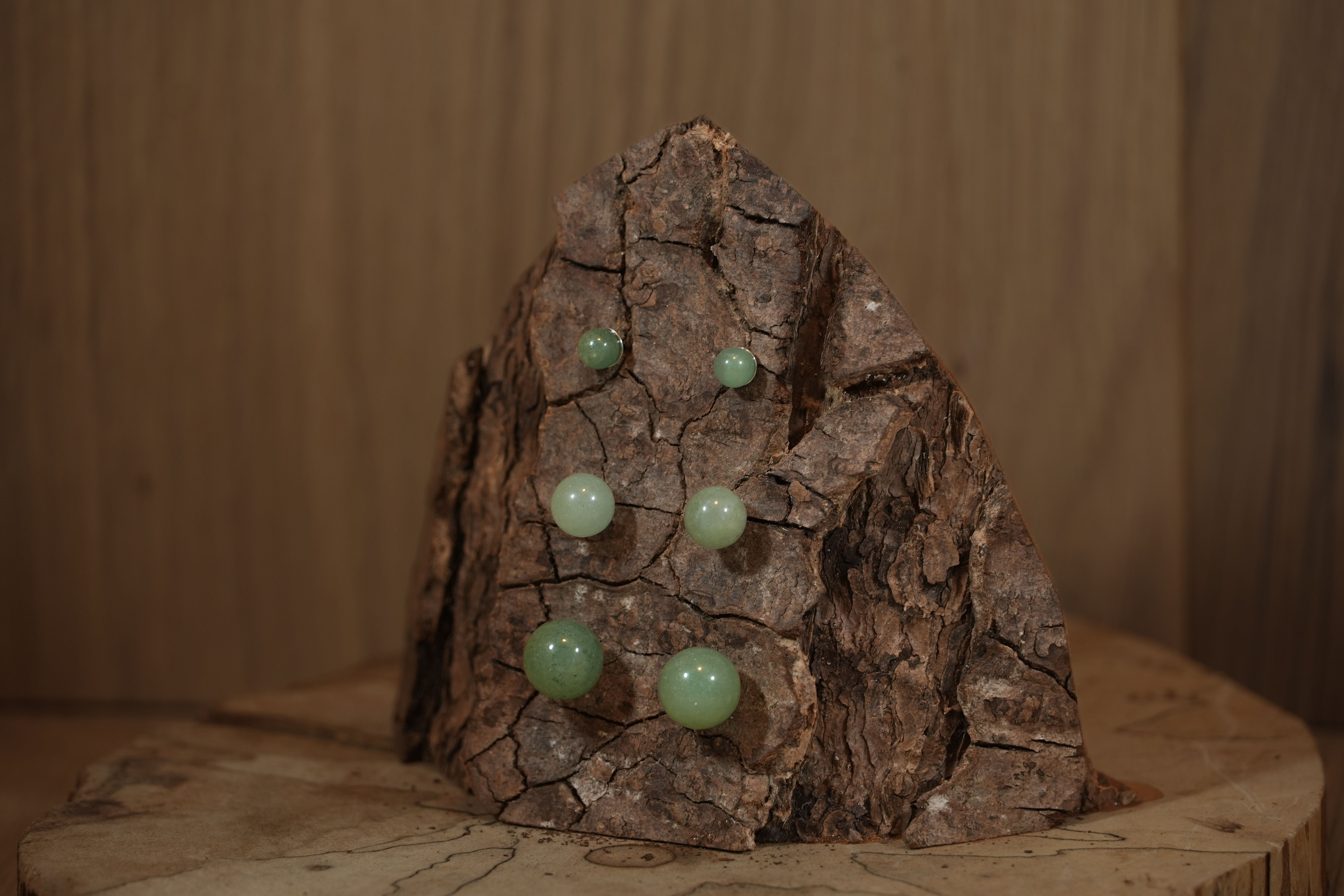 Aventurine stud earrings in different sizes