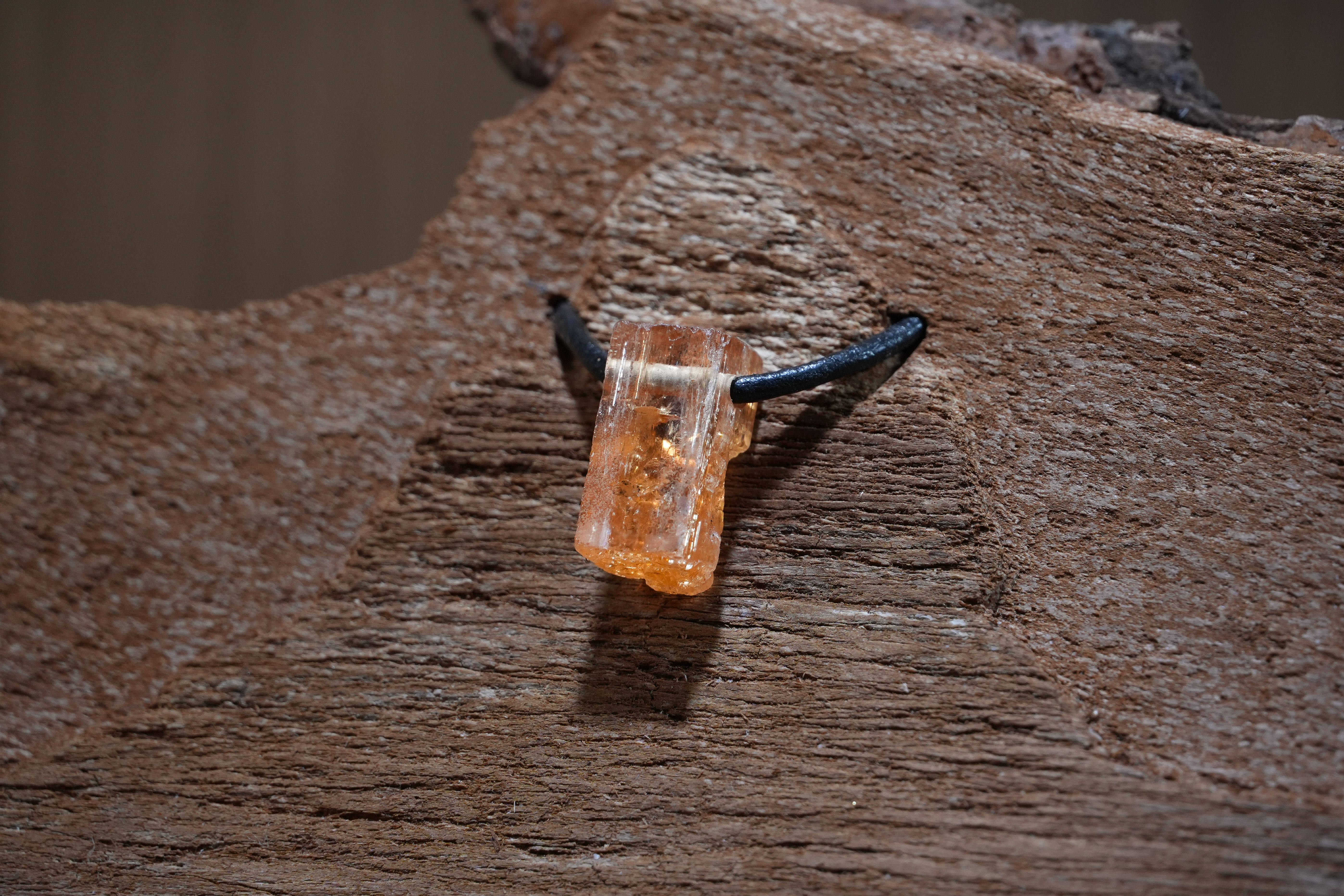 Imperial topaz, Drilled · No. 1, 1 × 2 cm