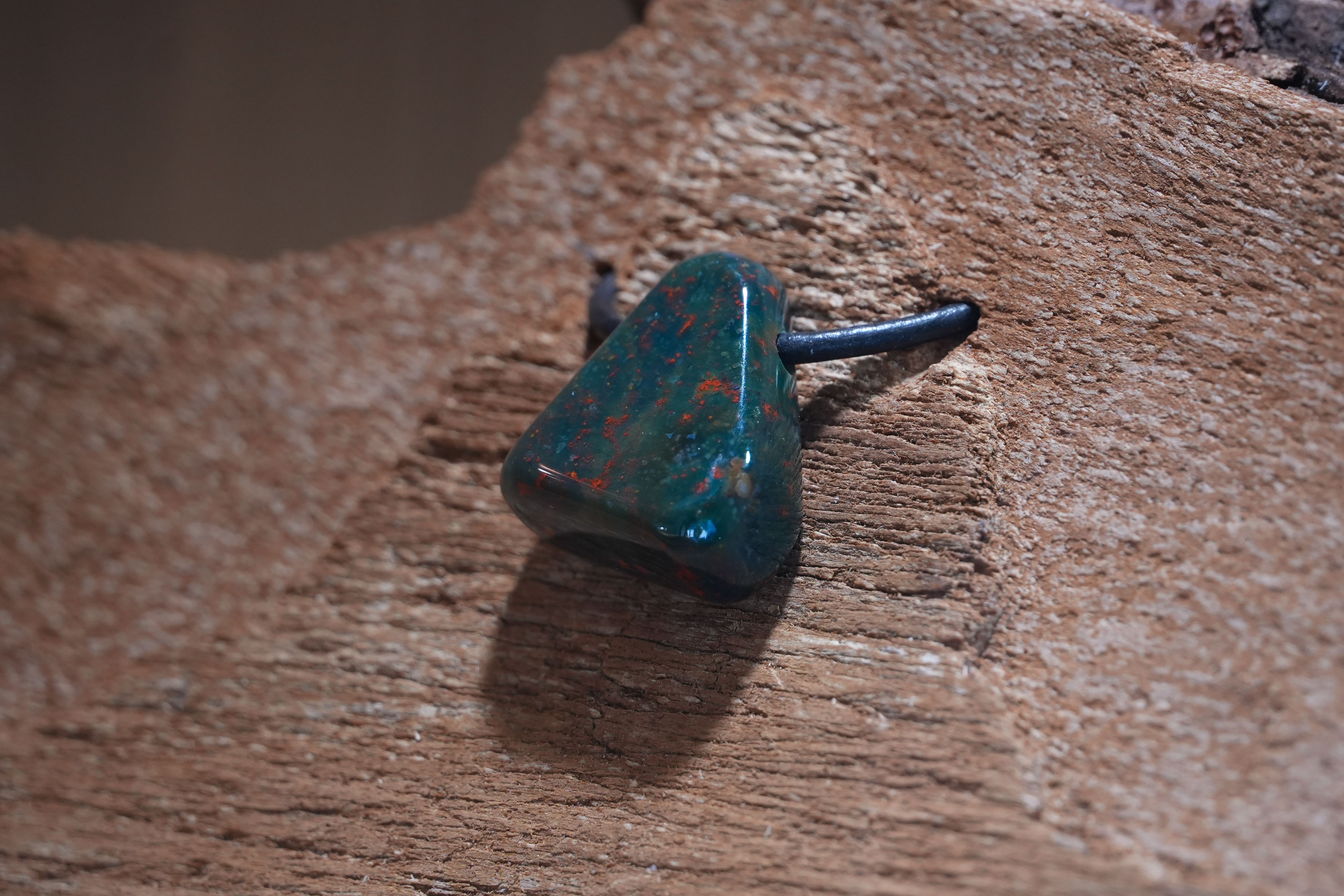 Heliotrope, Drilled · No. 1, 2.2 × 2.5 cm